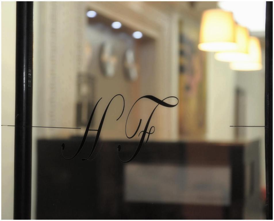 Hotel & Restaurant Farid Дакар Экстерьер фото